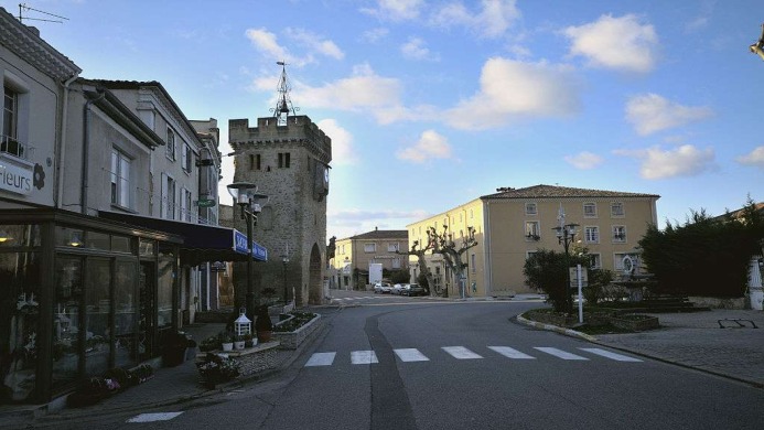 Ibis Valence South