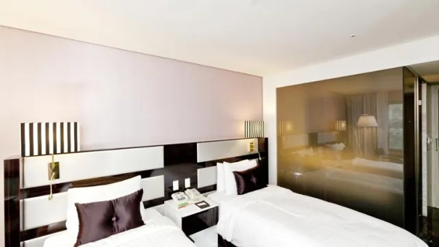 Wyndham Garden Legend Halong photo 3