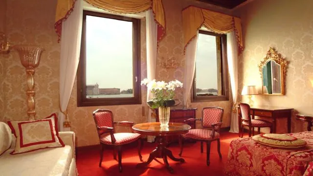 Hotel Savoia & Jolanda Venice photo 3