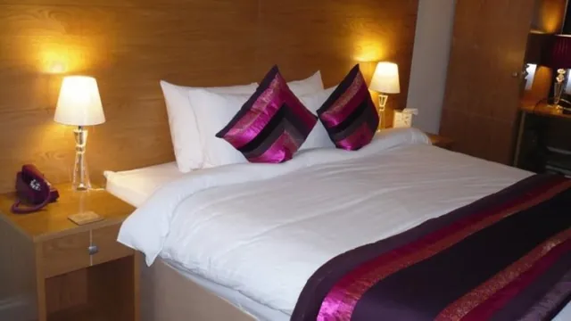Wyndham Garden Niagara Falls Fallsview photo 2