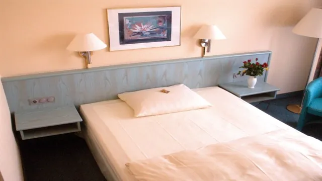 Golden Leaf Hotel Stuttgart Zuffenhausen photo 2