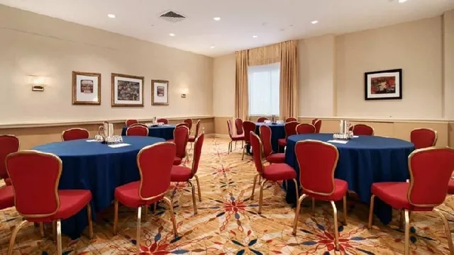 Capital Hilton photo 2