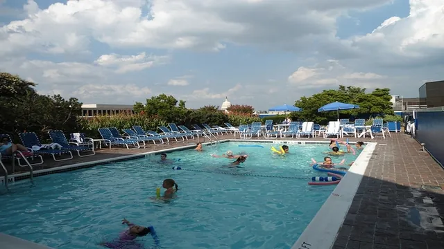 Holiday Inn Capitol Washington photo 2
