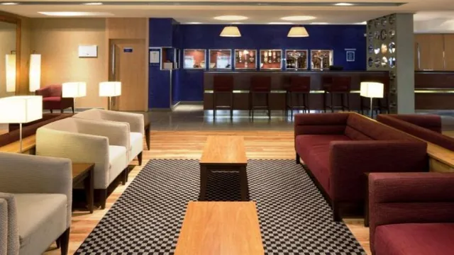 Holiday Inn Express Stirling photo 3