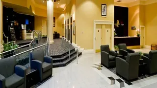 Rosedale on Robson Suite Hotel Vancouver