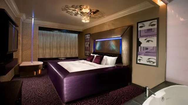 Fantasyland Hotel Edmonton photo 1