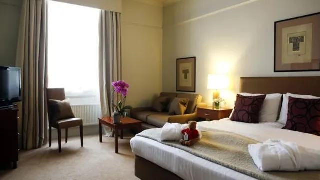 Mercure Windsor Castle Hotel photo 2