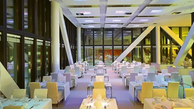 Ramada Plaza Basel Conference Center Hotel photo 2