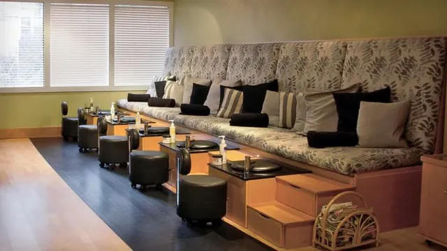 Century Plaza Hotel & Spa Vancouver photo 2