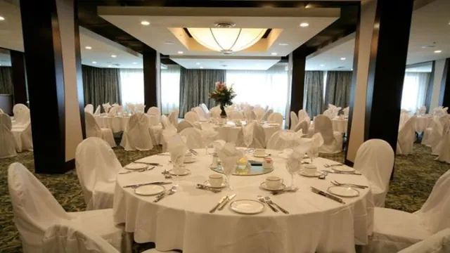 Century Plaza Hotel & Spa Vancouver photo 3