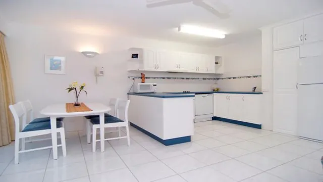 Agincourt Beachfront Apartments Clifton Beach photo 1