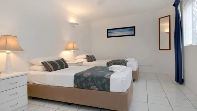 Agincourt Beachfront Apartments Clifton Beach photo 2