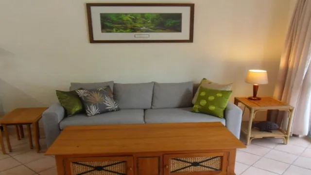 Agincourt Beachfront Apartments Clifton Beach photo 3