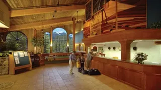 Lake Louise Inn