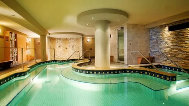 Caribou Lodge & Spa Banff photo 1