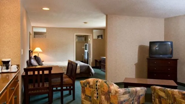 Swiss Village Lodge Banff photo 2