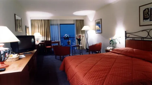 Golden Tulip Golden Bay Beach Hotel photo 4