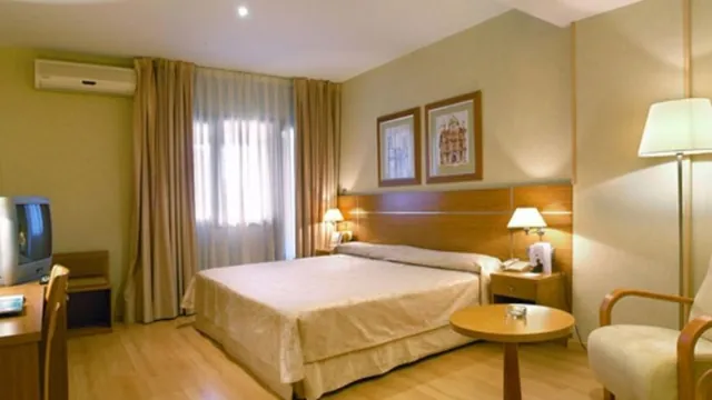 Sancho Ramirez Hotel Pamplona photo 2