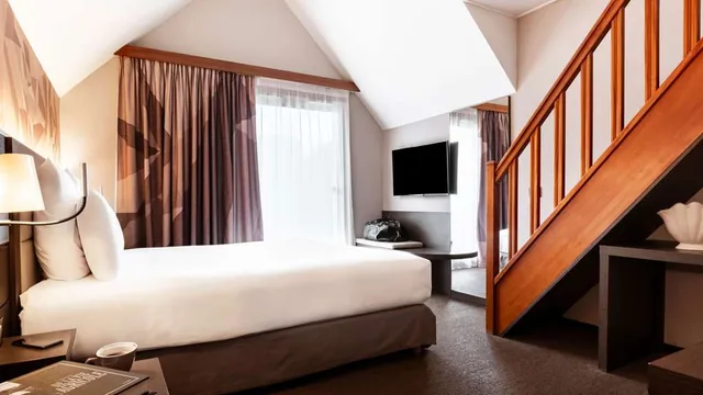 Mercure Omaha Beach Hotel photo 2