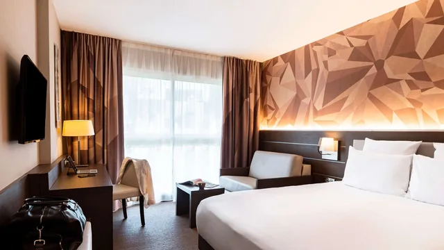 Mercure Omaha Beach Hotel photo 6
