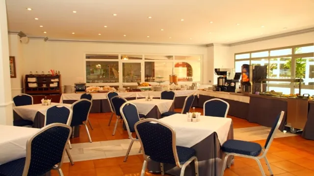 Hotel PYR Marbella photo 2