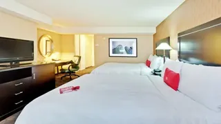 Crowne Plaza Chicago Magnificent Mile Hotel