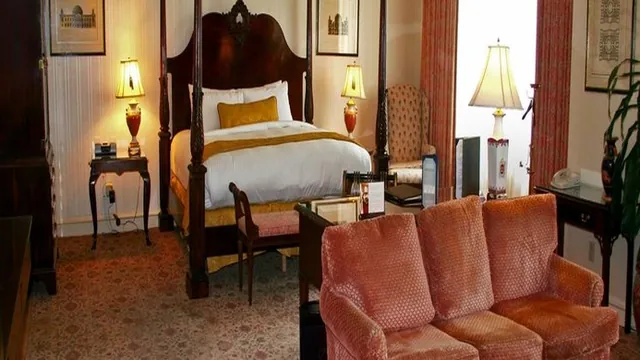 Royal Sonesta Harbor Baltimore photo 4