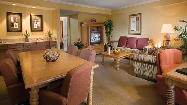 Embassy Suites by Hilton Phoenix Scottsdale photo 2
