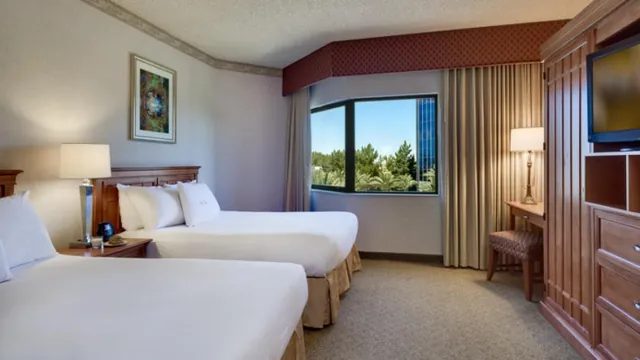 Doubletree Guest Suites Phoenix-Gateway Center photo 1