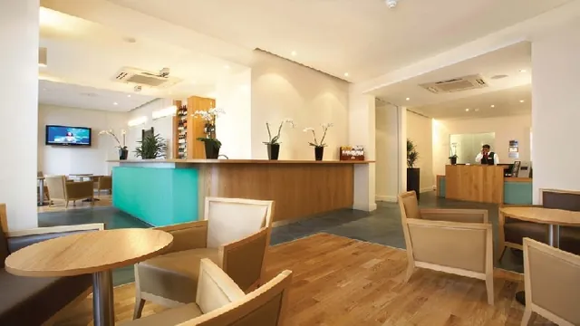 La Quinta Inn & Suites by Wyndham Canton MS photo 3