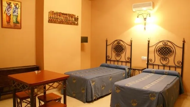 Zurbaran Hostal Seville photo 2