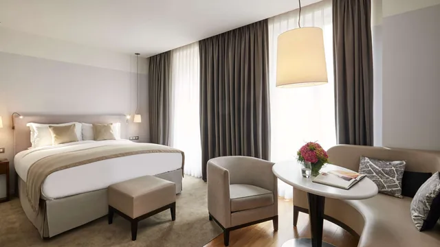Sofitel Paris Arc de Triomphe photo 2