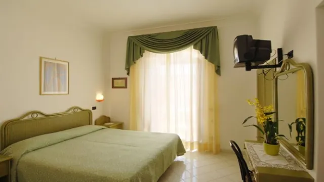 La Perla Hotel Praiano photo 2