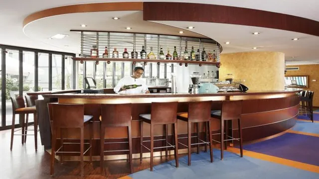 NH Museum Quarter Hotel Amsterdam photo 2