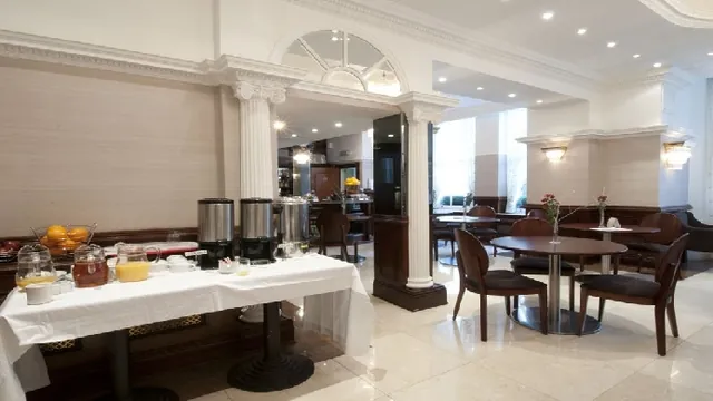 Royal Eagle Hotel photo 2