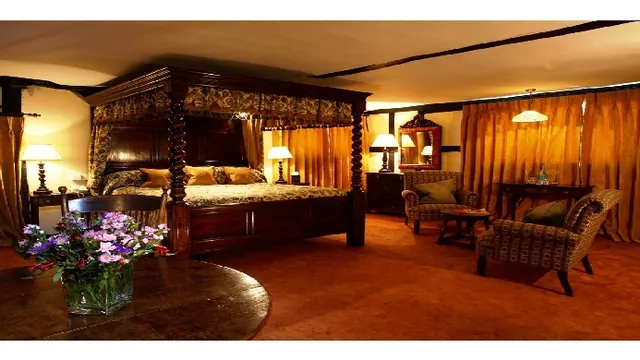 Royal Eagle Hotel photo 3