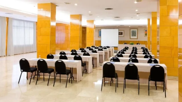 NH Hotel Luz Huelva photo 2