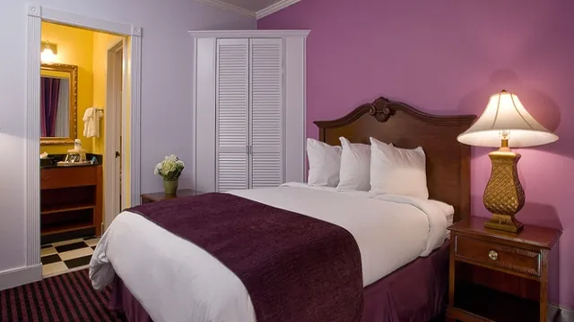 Maison St. Charles Quality Inn & Suites photo 1