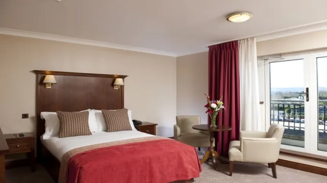 Clayton Hotel photo 1