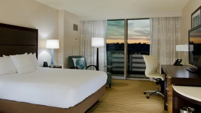 Doubletree By Hilton Hotel San Diego Downtown photo 2