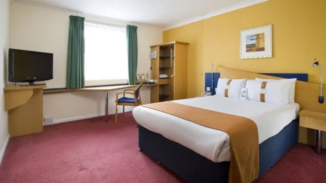 Holiday Inn Express Bath photo 1