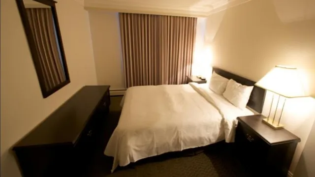 Executive Plaza Hotel & Conference Centre Coquitlam photo 2