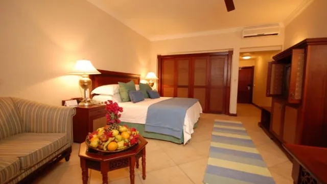 Southern Sun North Beach Hotel photo 1