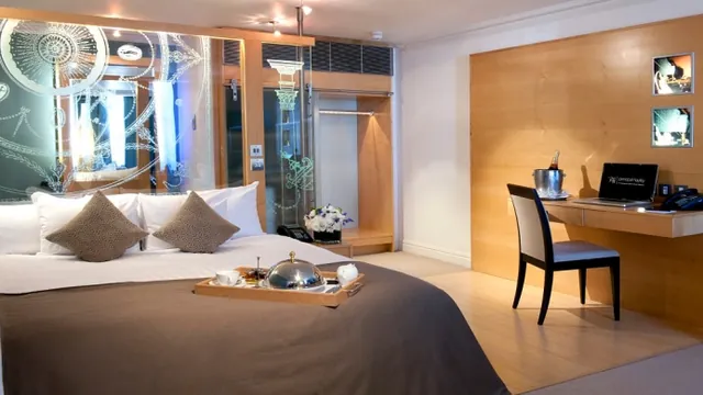 The Russell Hotel photo 1