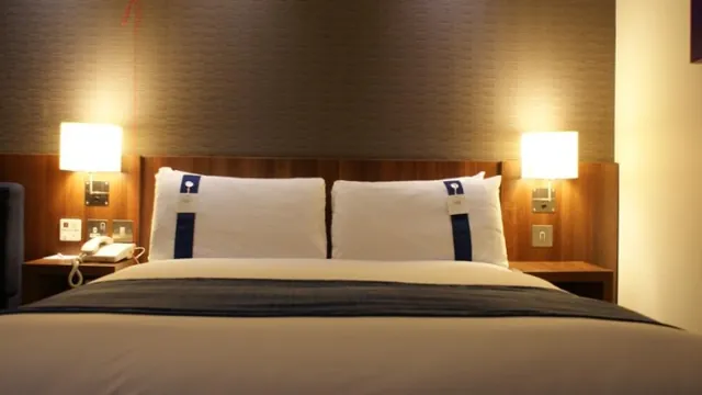 Holiday Inn Express London Stratford photo 2