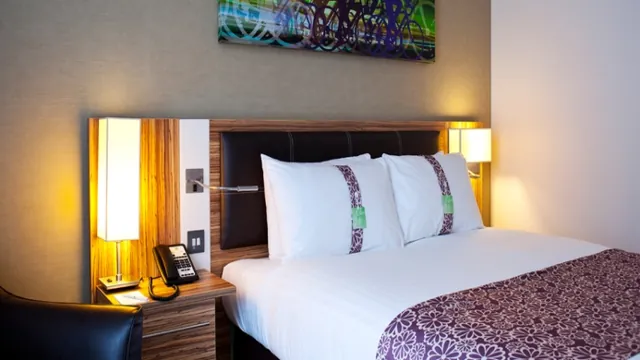 Holiday Inn Express London Stratford photo 3