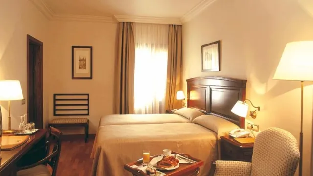 Hesperia Hotel Granada photo 2