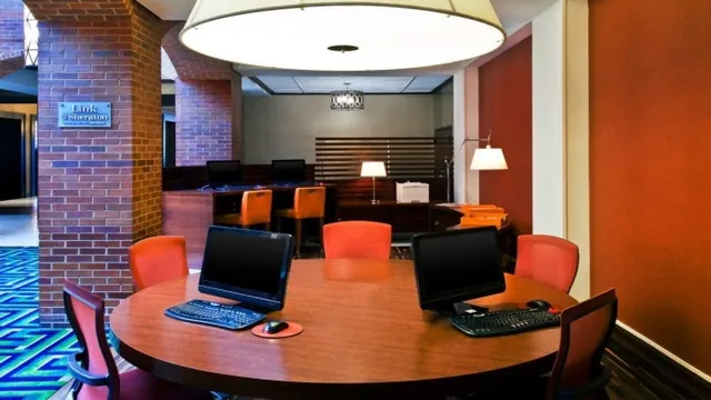 Holiday Inn Express Philadelphia E - Penns Landing photo 2