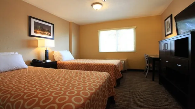 Red Roof Inn San Diego Downtown photo 2
