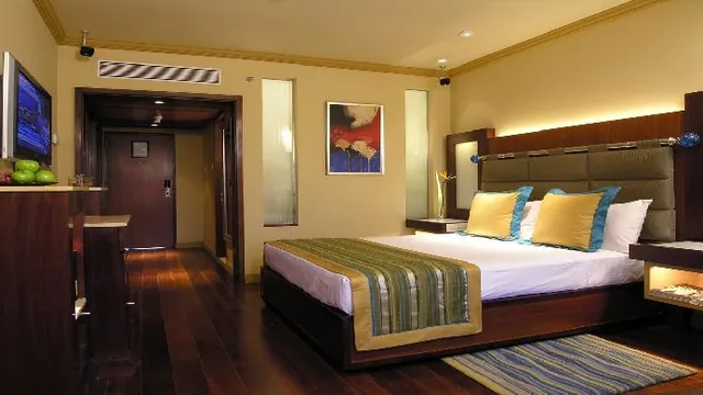 Vivanta By Taj President Mumbai Hotel photo 2
